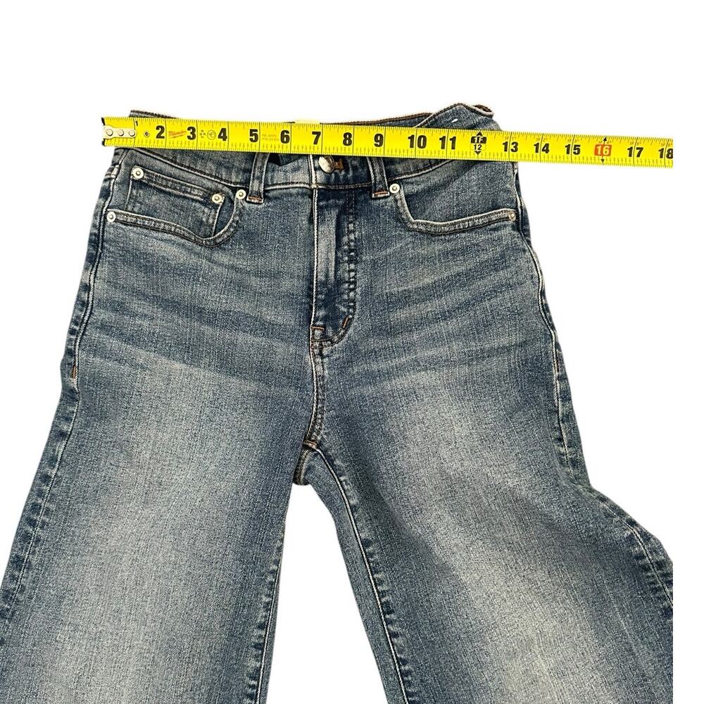 Madewell Petite Flared Wide-Leg Crop Jeans $148
Oneida Wash Super Stretch - Picture 5 of 12